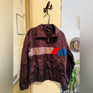 Nike’s men’s quarter zip jacket - size S